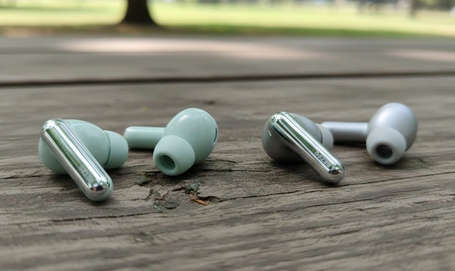 Xiaomi Redmi Buds 8 Pro vs Buds 6 Pro