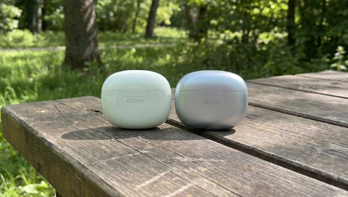 Redmi Buds 8 vs 8 Pro